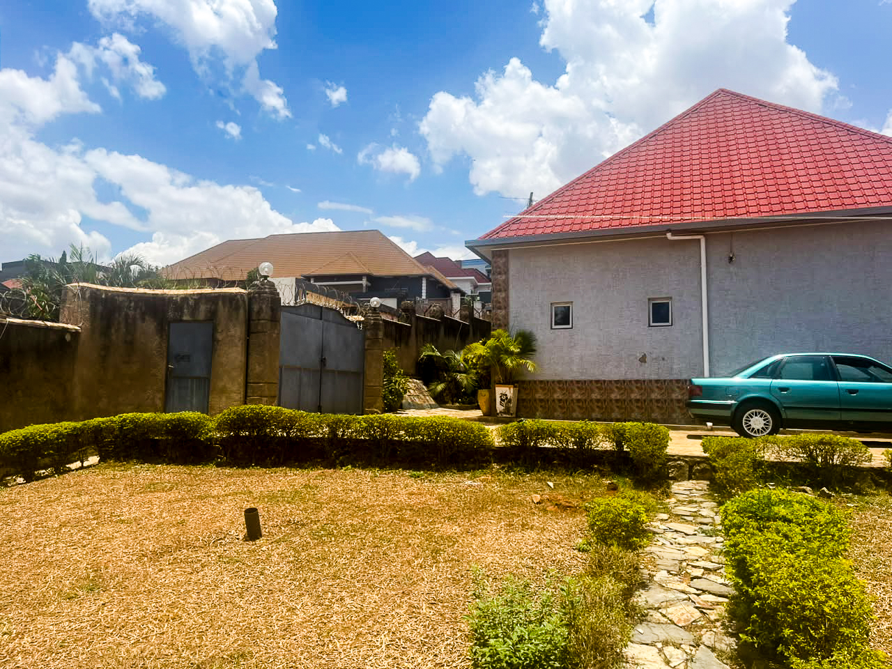 4 Bedrooms House – KANOMBE, KICUKIRO